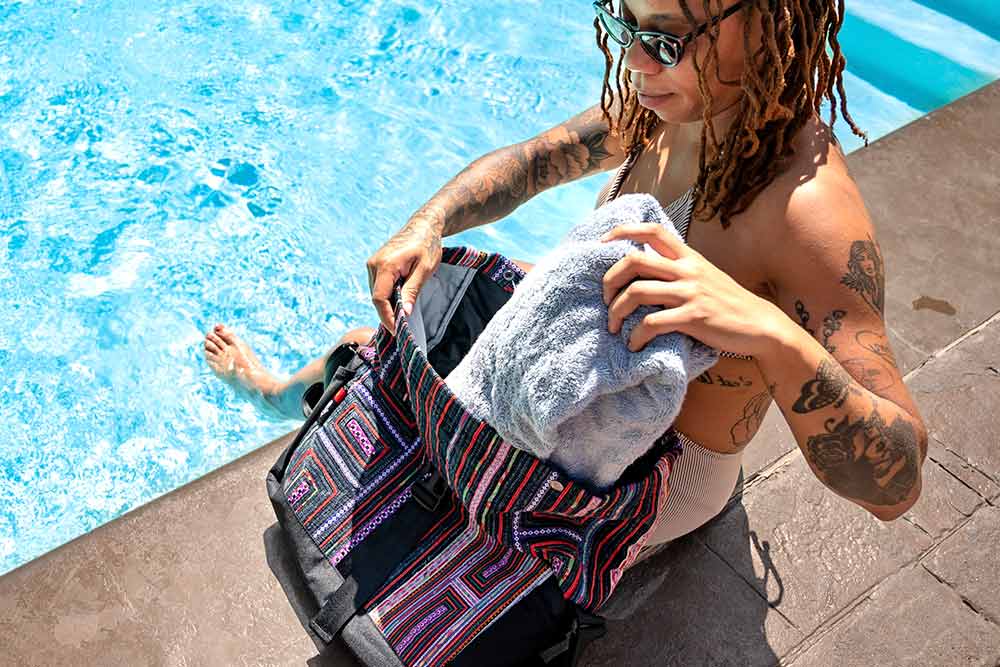 Laptop-bag-for-women-3-v1654271772115