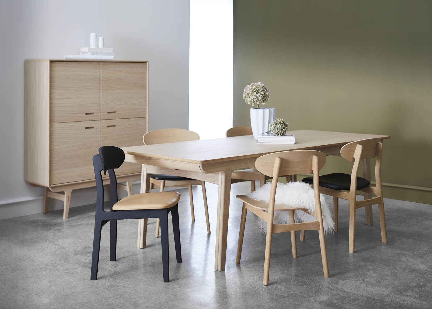 Fifty Extendable Dining Table