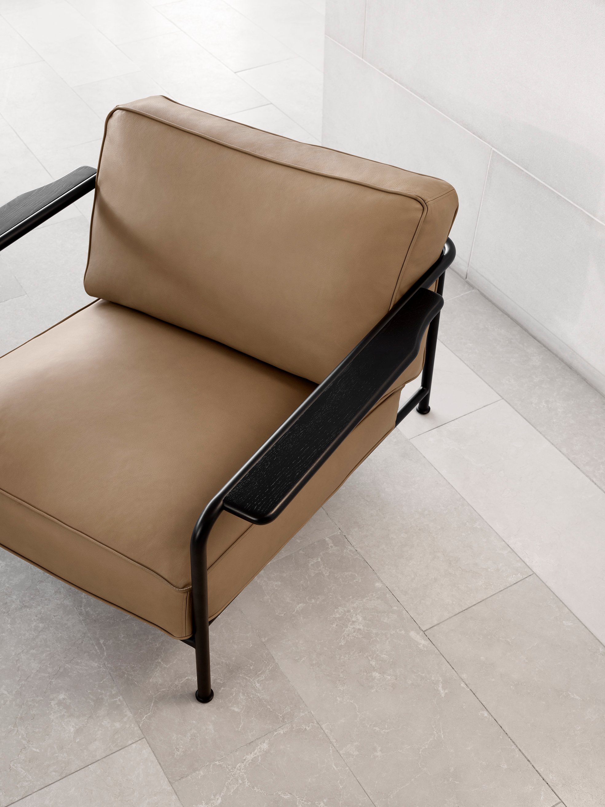 Aero Large Lounge Chair