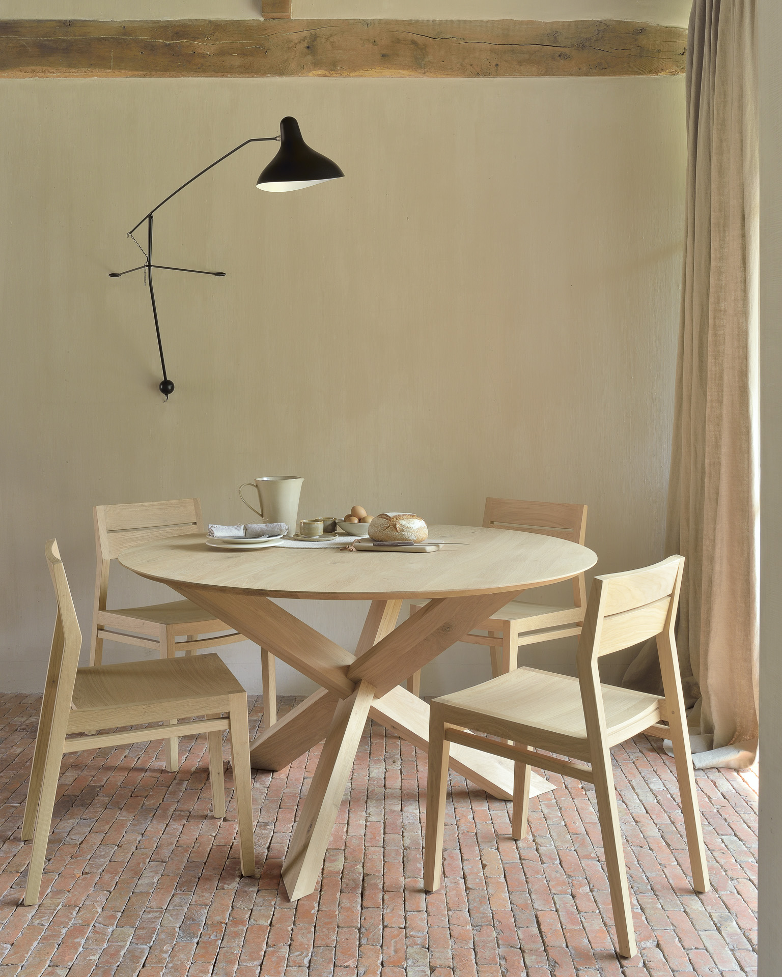 Ethnicraft Oak Circle Dining Table