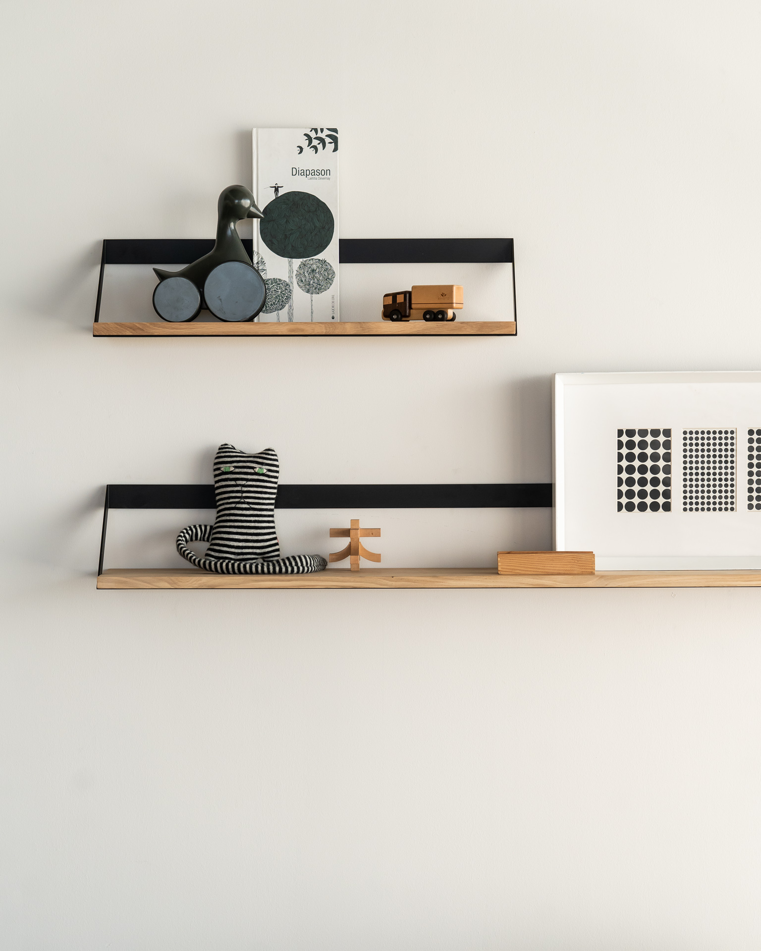 Ribbon Shelf