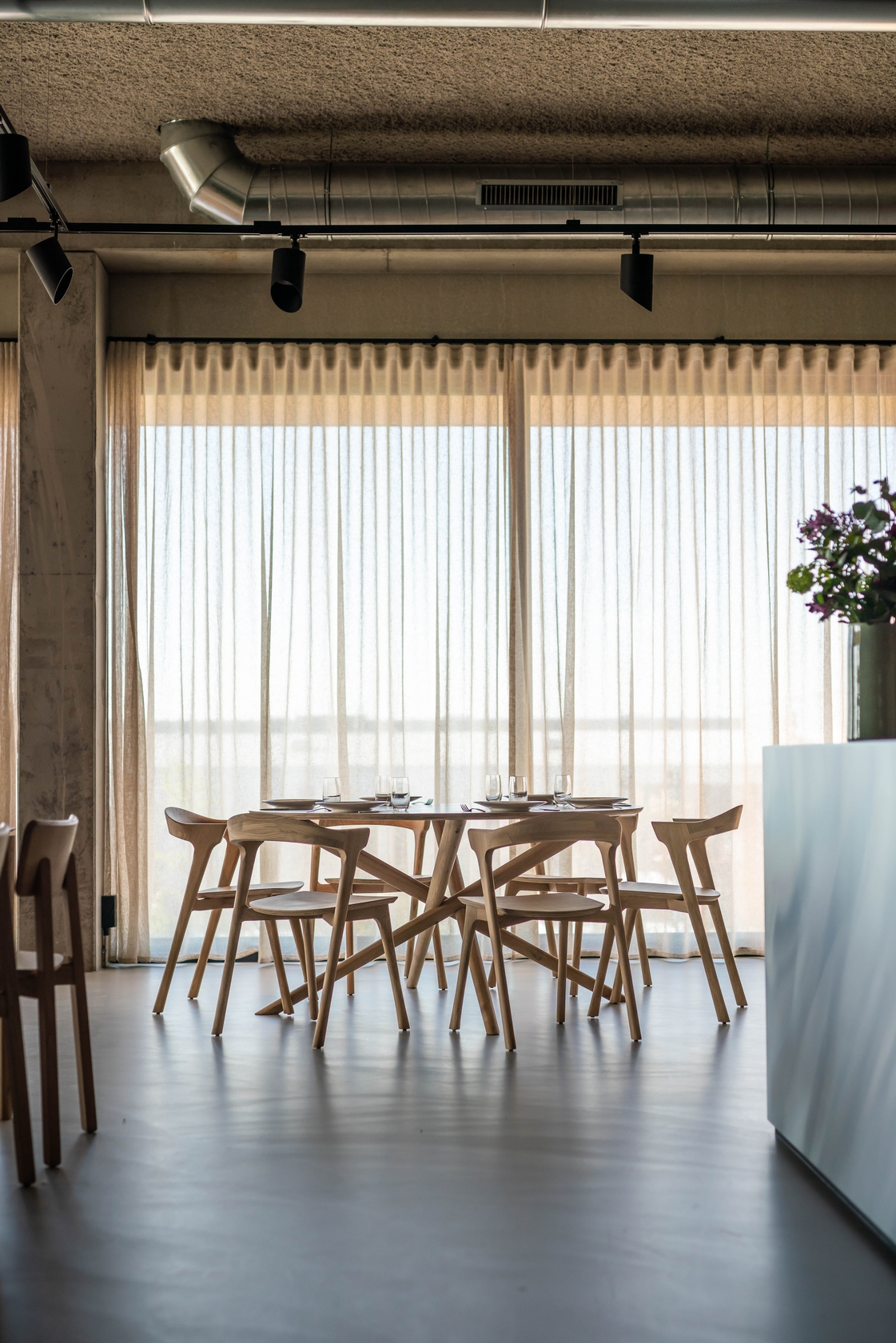 Ethnicraft Oak Mikado Round Dining Table