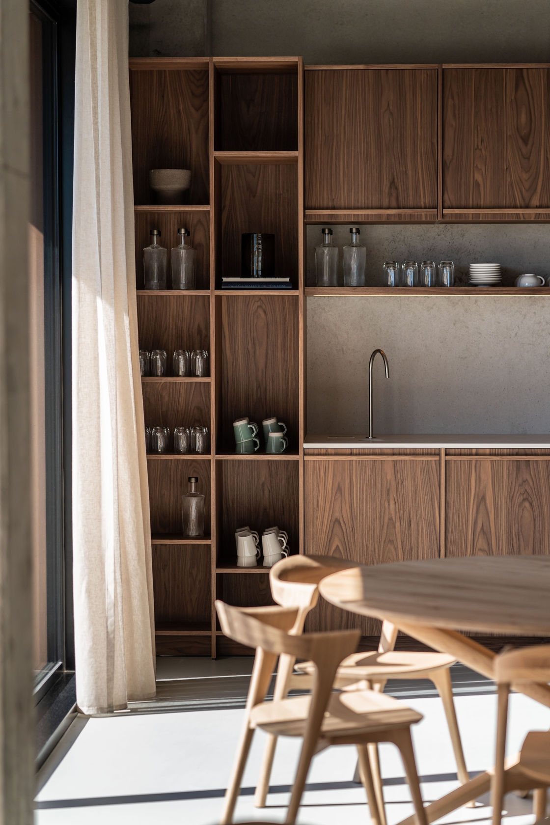 Ethnicraft Oak Mikado Round Dining Table