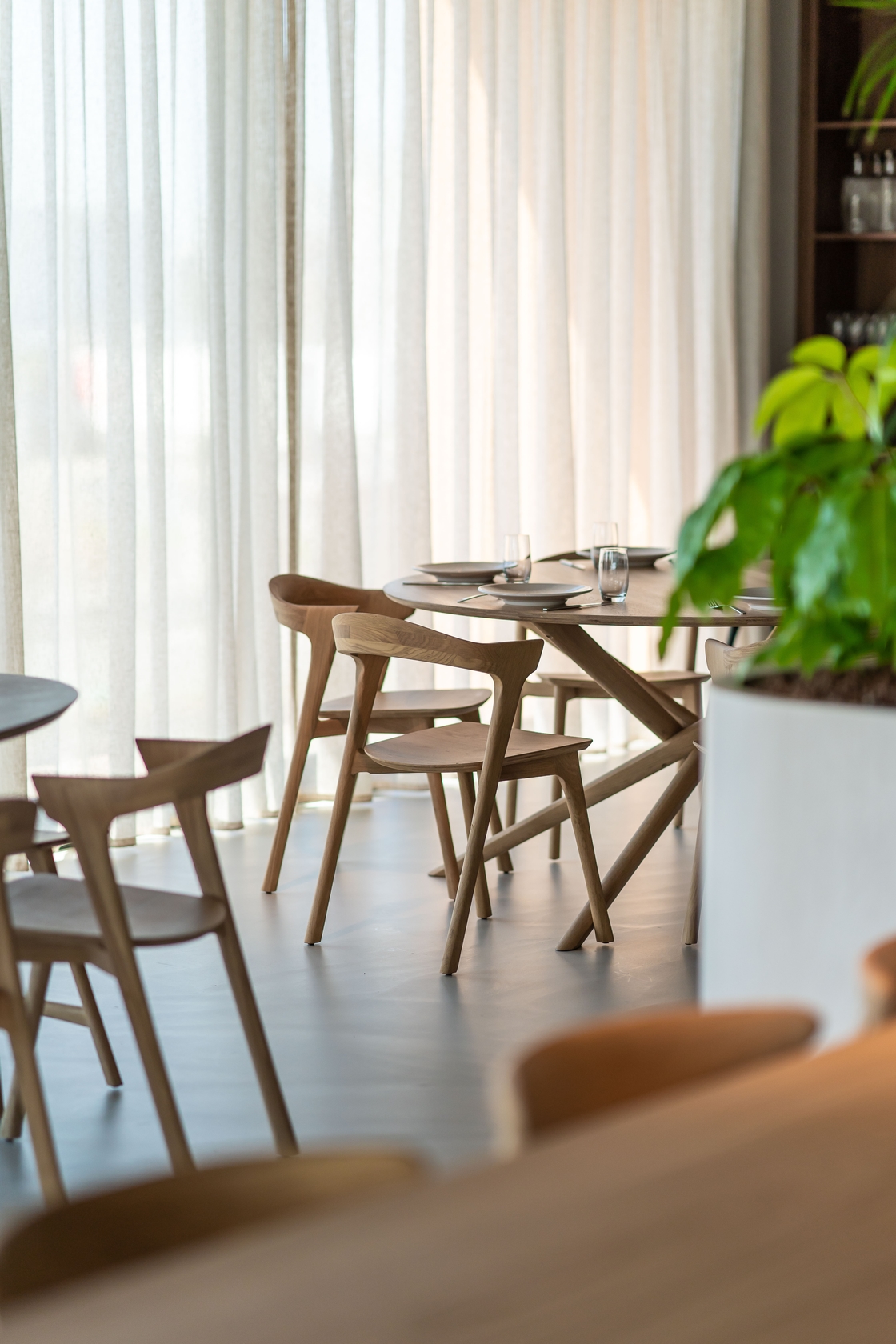 Ethnicraft Oak Mikado Round Dining Table