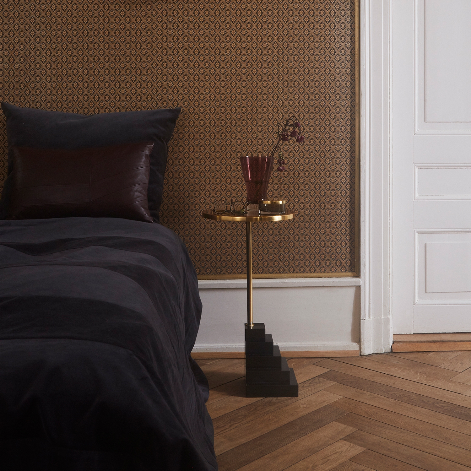 Solum Side Table