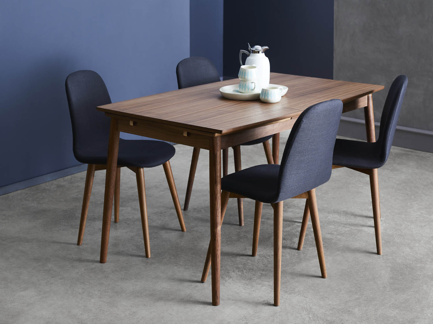 Curve Extendable Dining Table