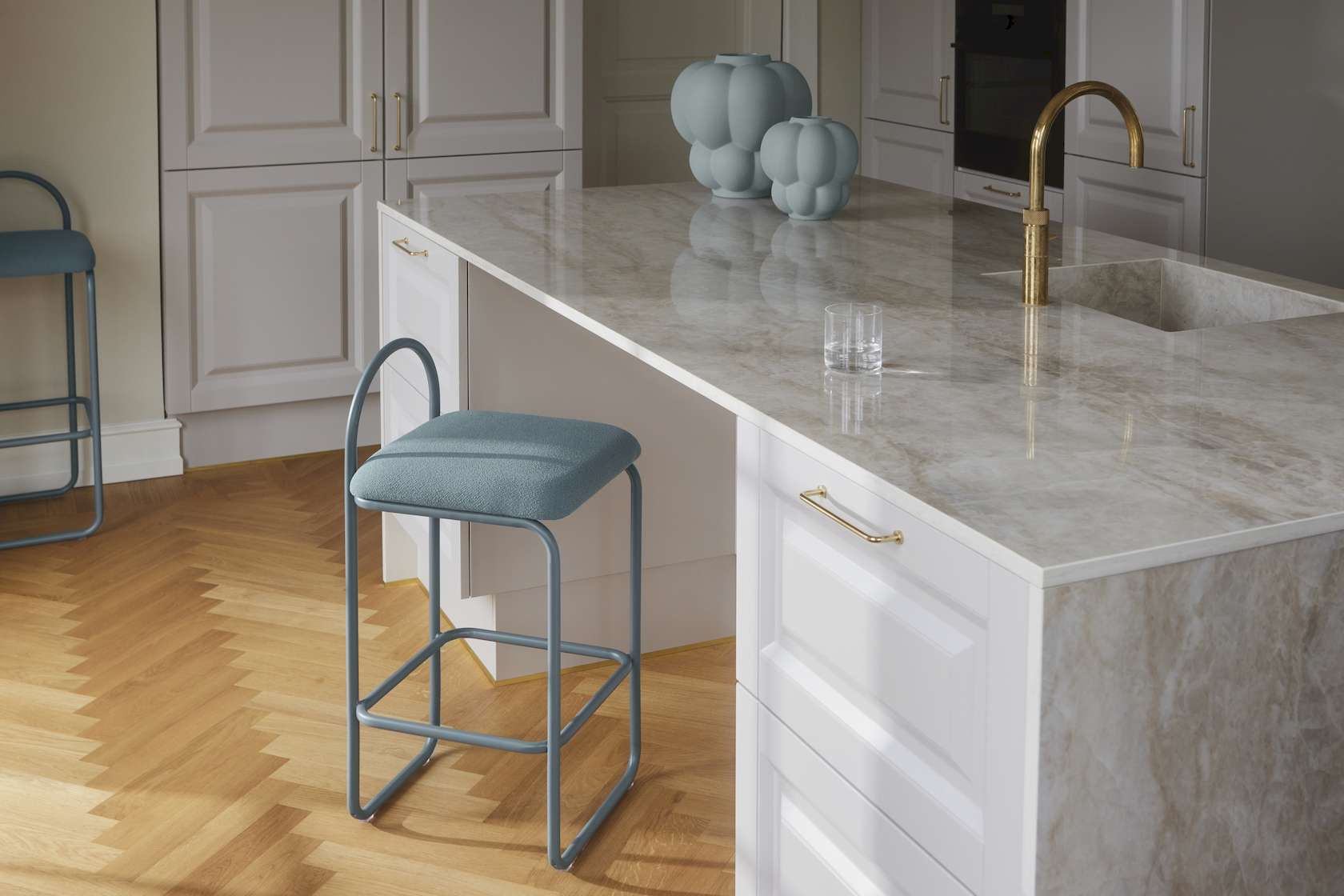 Angui Bar Stool