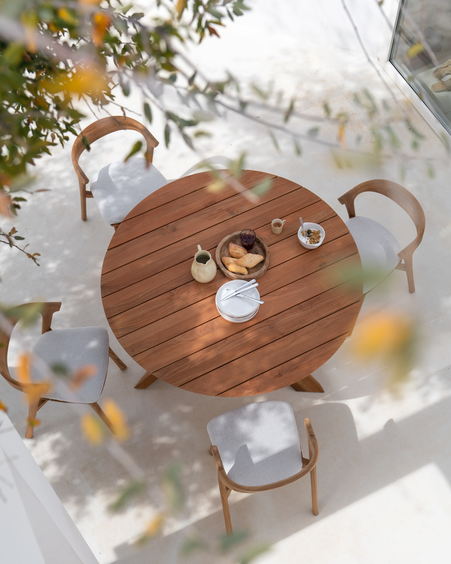 Ethnicraft Teak Circle Outdoor Dining Table