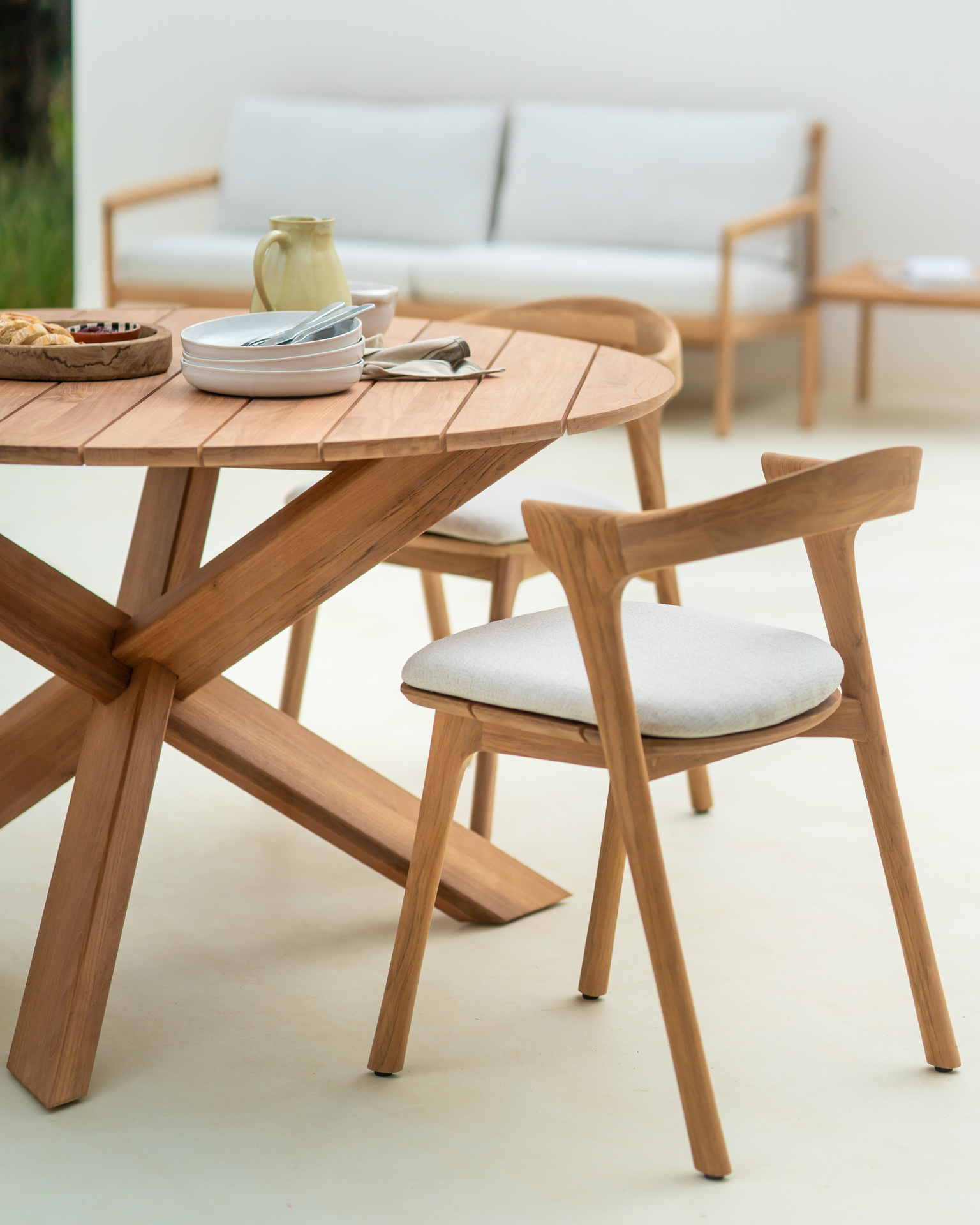 Ethnicraft Teak Circle Outdoor Dining Table