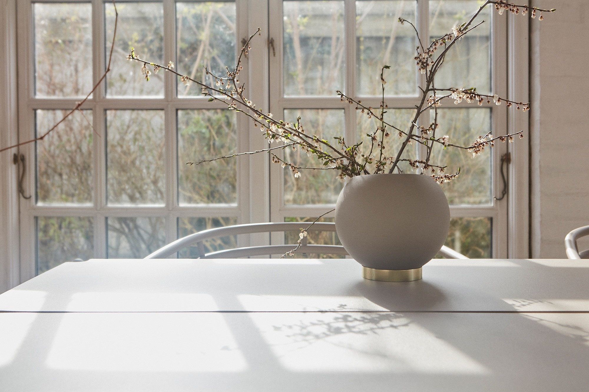 Novo Dining Table