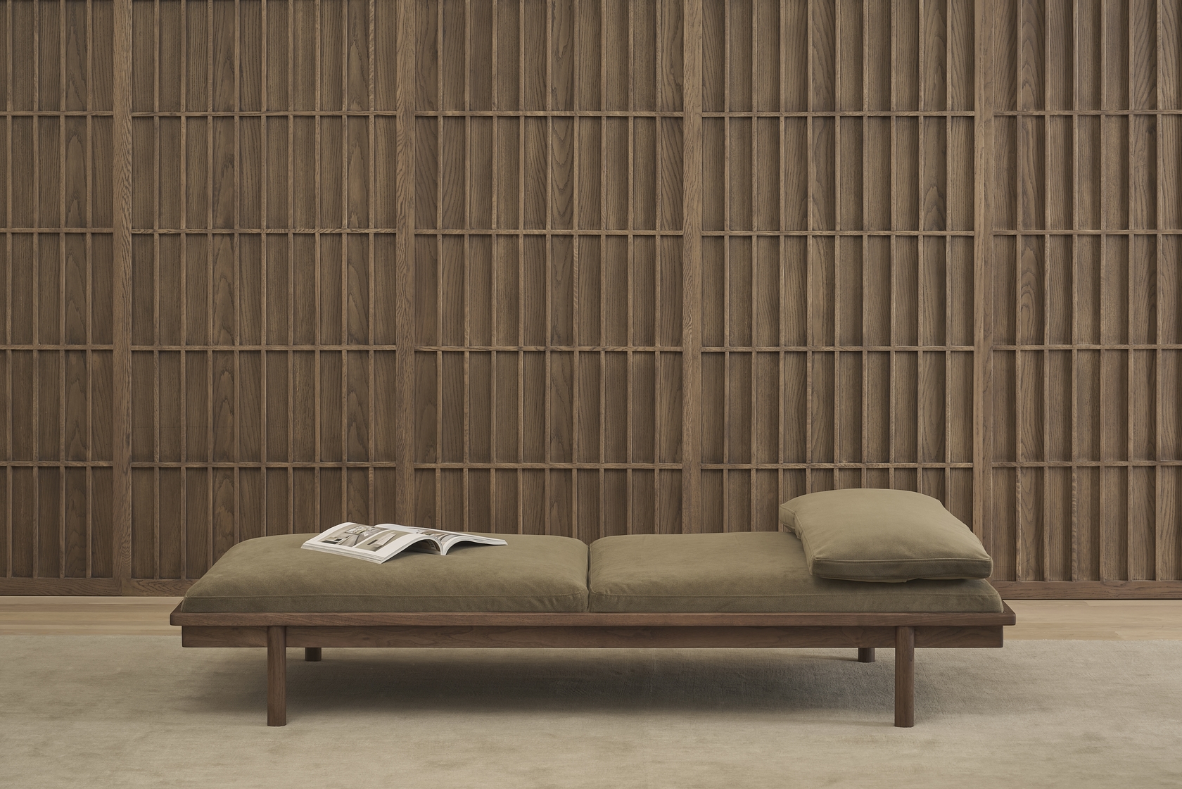 Pensive Daybed