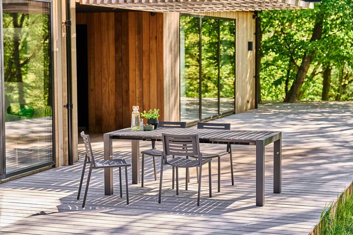 Mindo 111 Extendable Dining Table