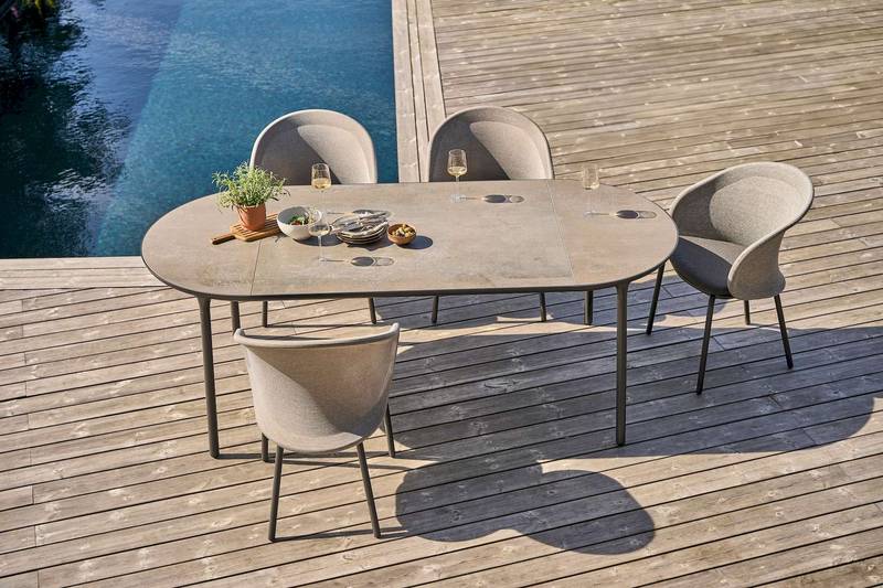 Mindo 114 Oval Dining Table