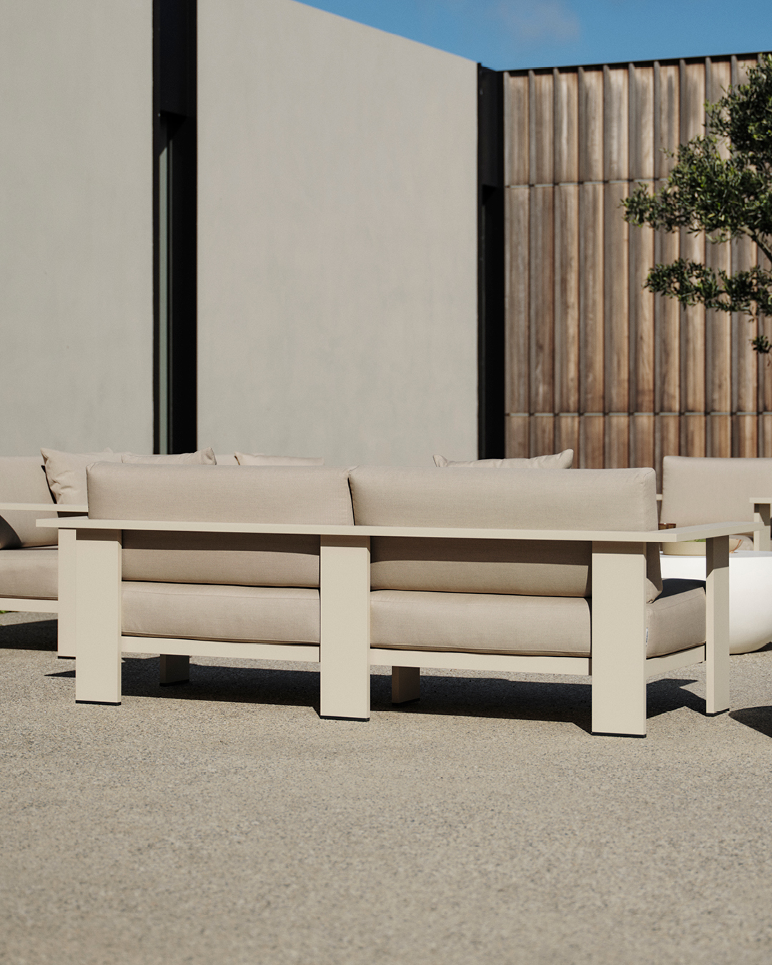 Outdoor Benn Sofa