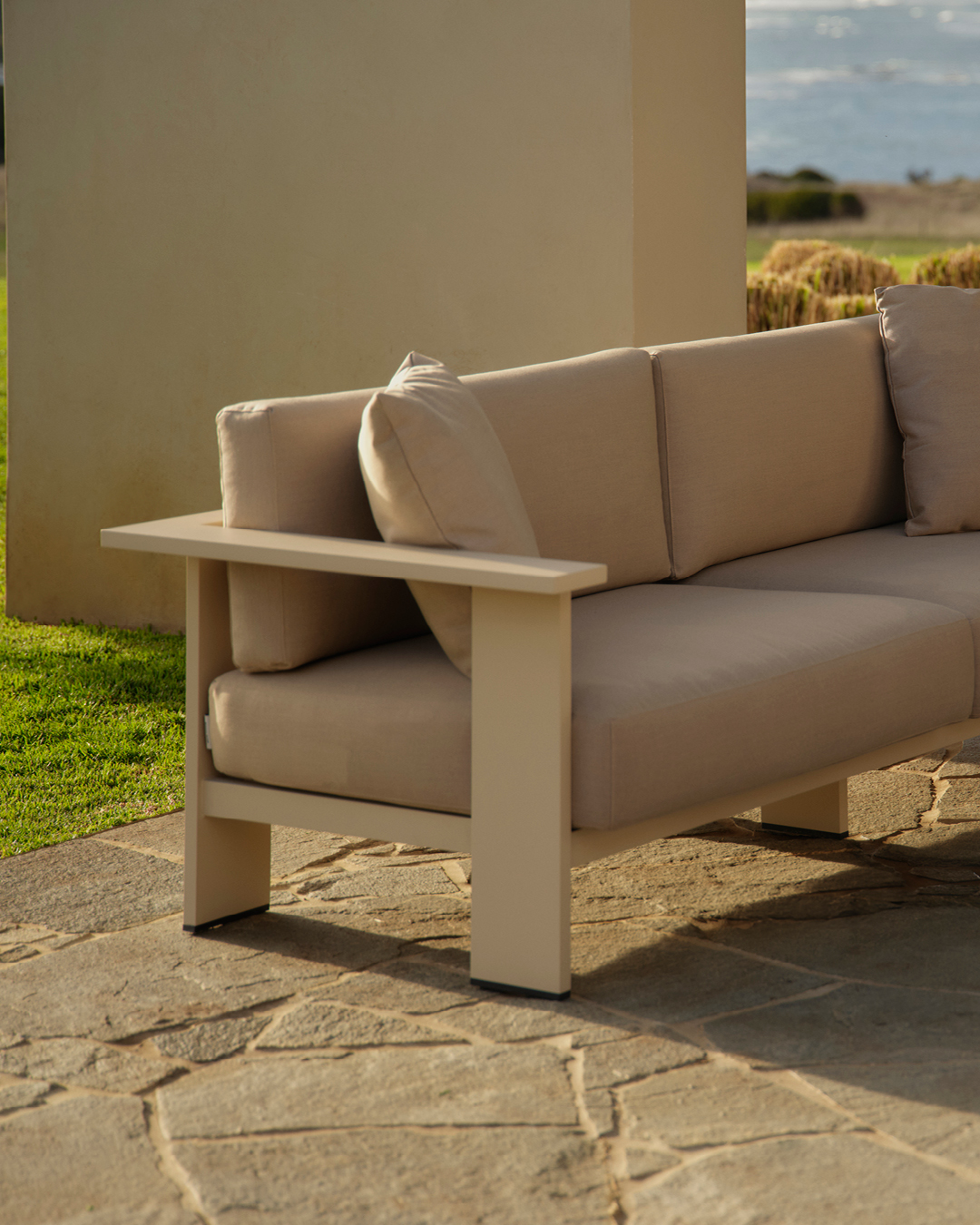 Outdoor Benn Sofa