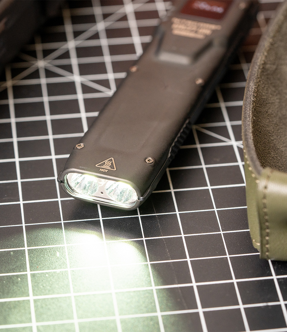 EDC27 UHi Flashlight