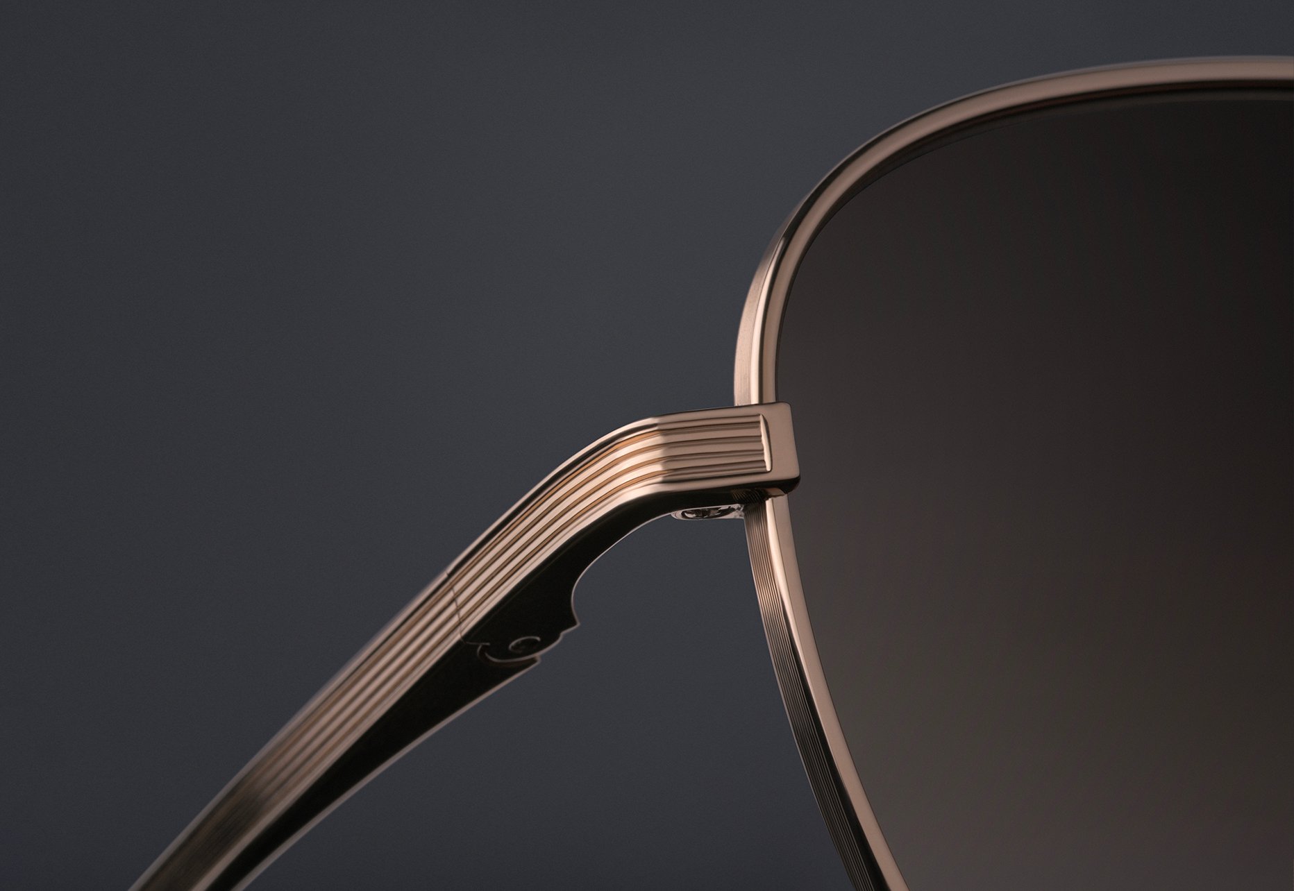 DITA FLIGHT.009 Titanium lens rim with fine line detail