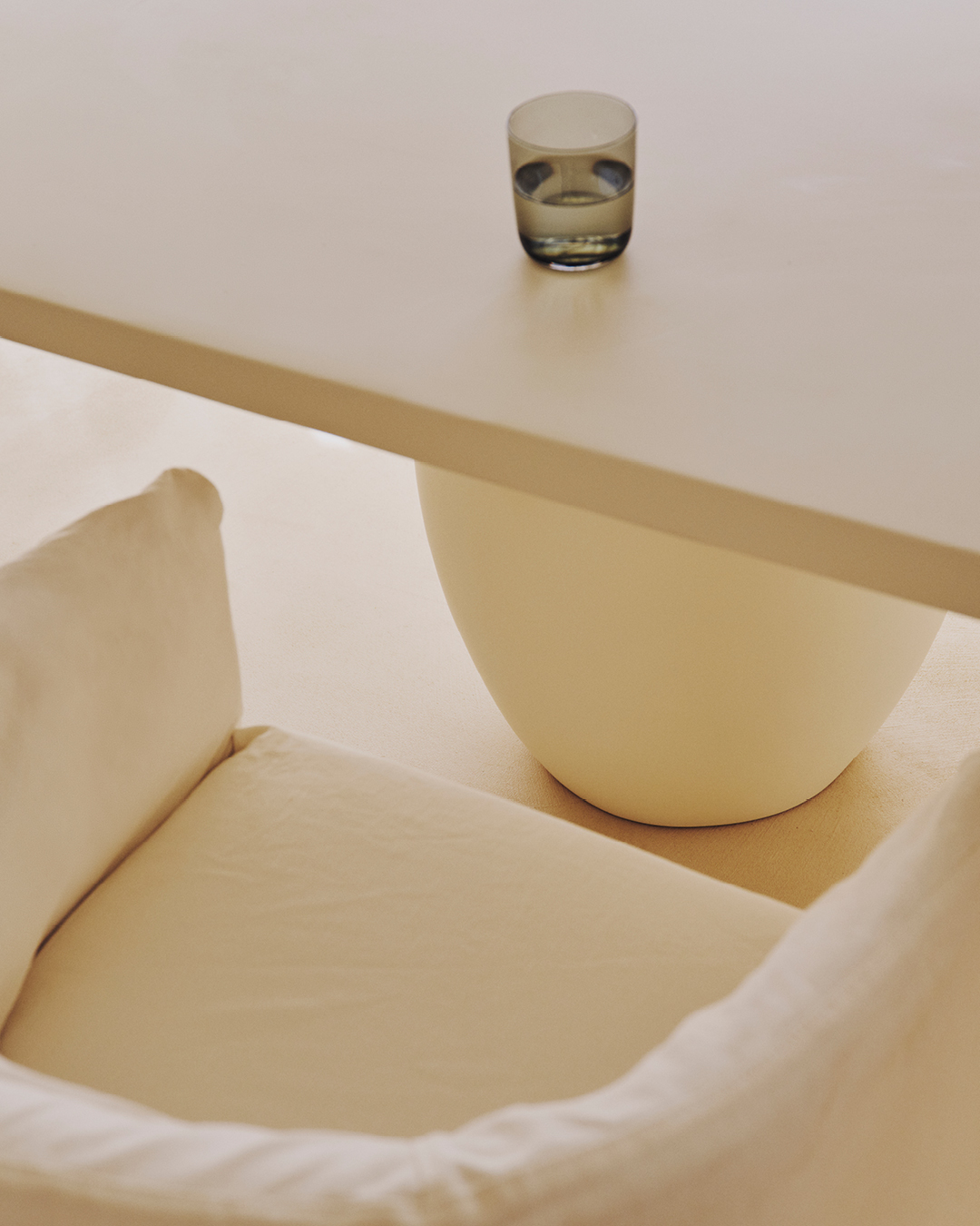 Olay Rectangular Dining Table