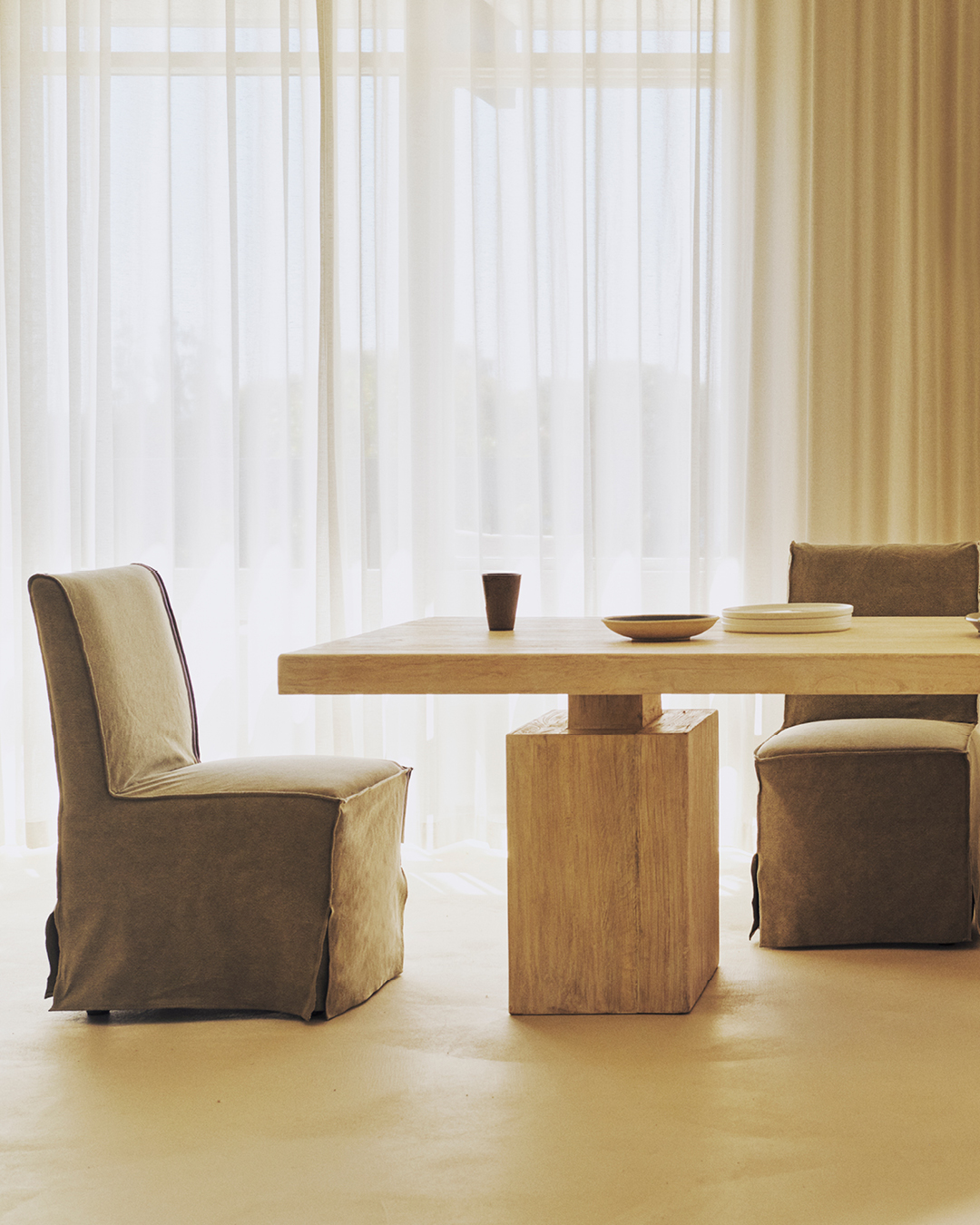 Bossi Rectangular Dining Table