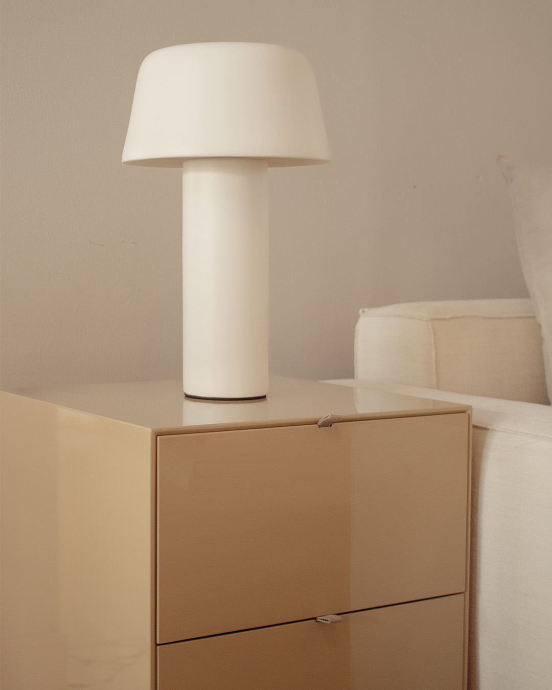 Blanc Stellara Table Lamp