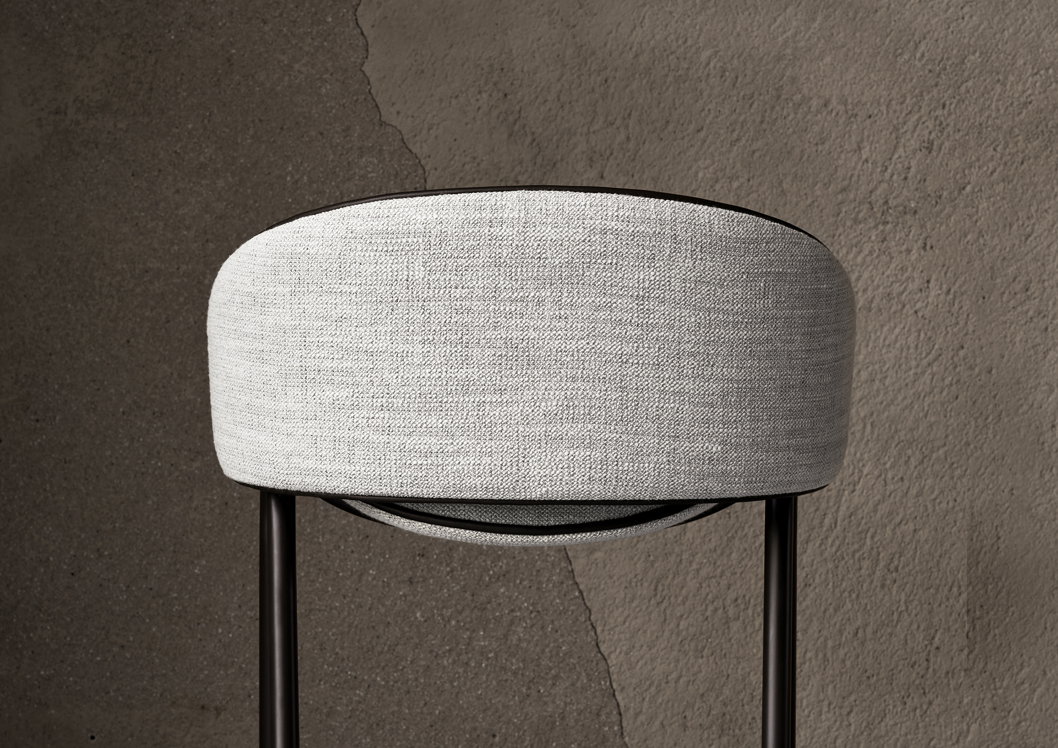 Folium Bar Stool with Leather Piping