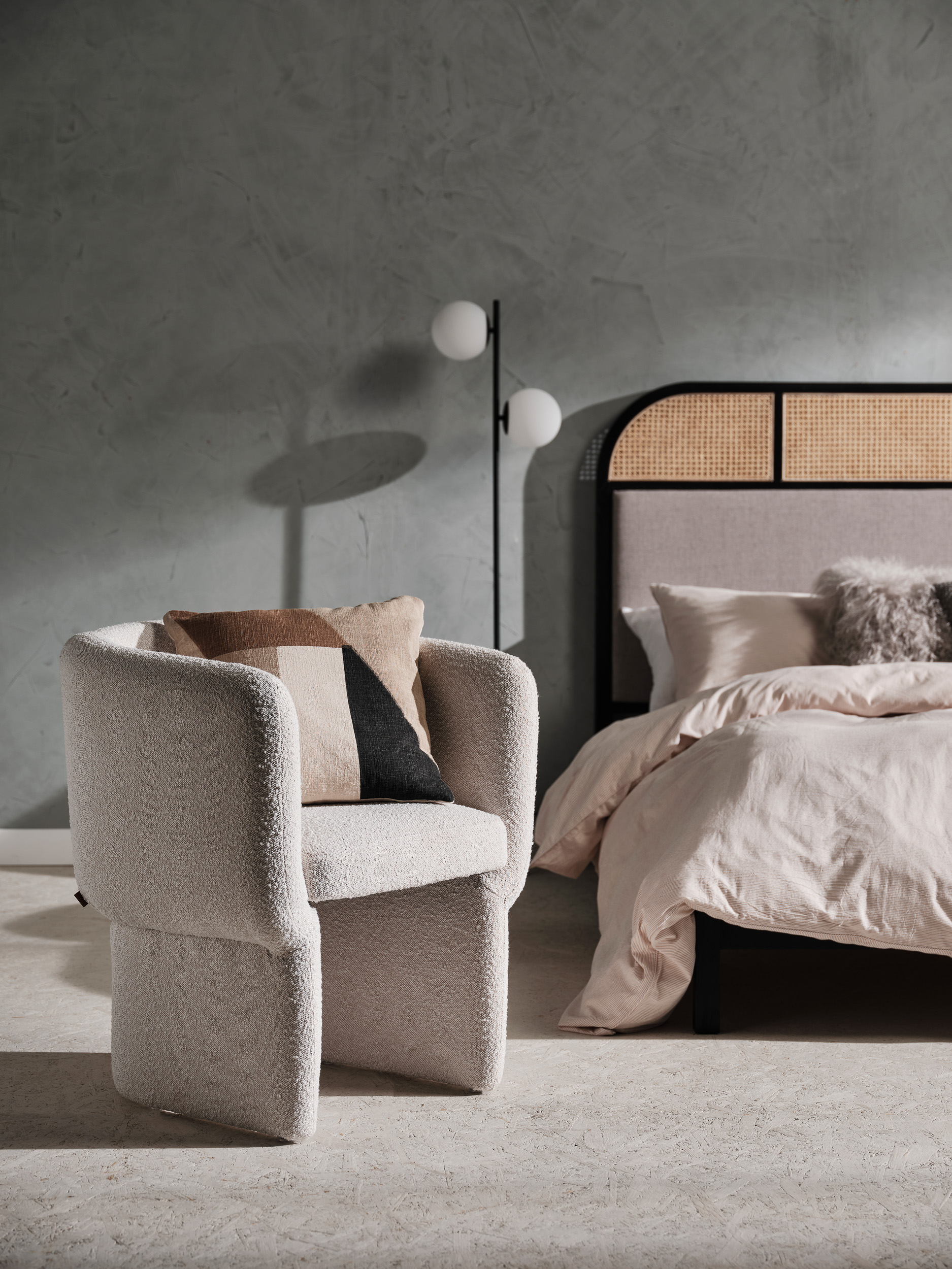 Elina Queen Bed