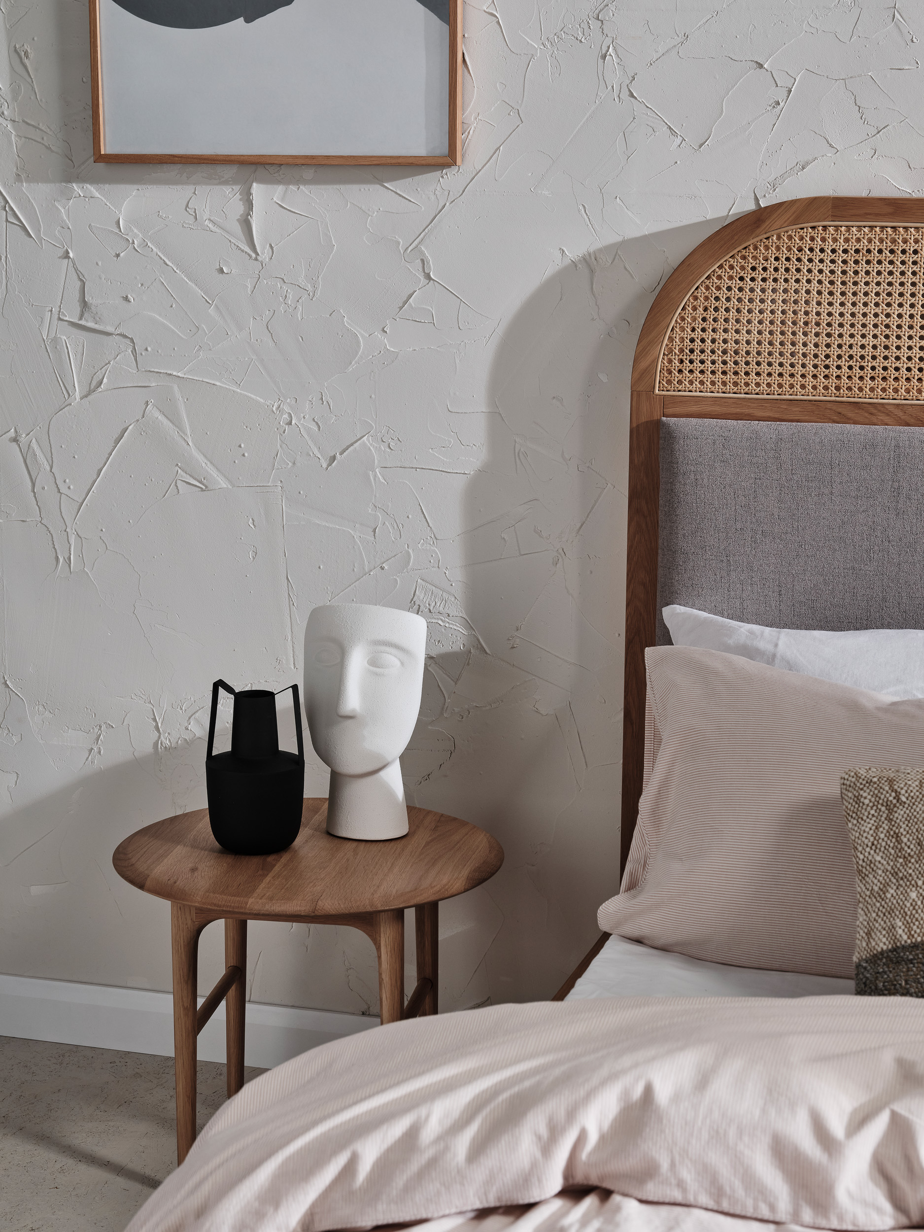 Elina Queen Bed