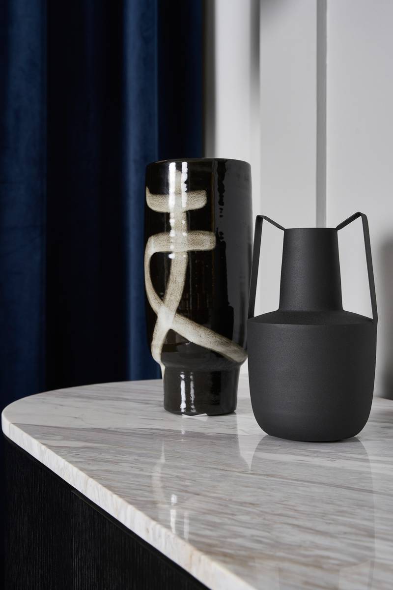 Vefa Terracotta Vase - Black