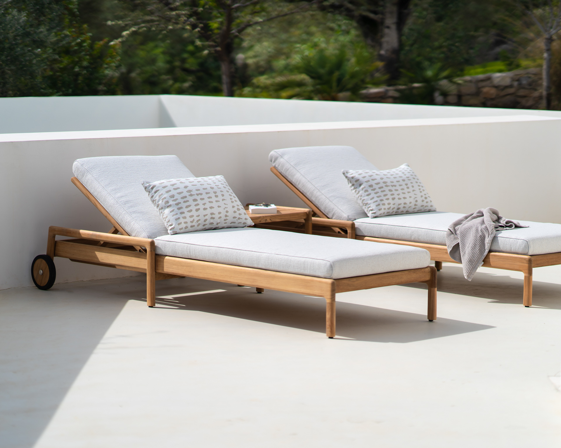 Ethnicraft Teak Jack Outdoor Lounger