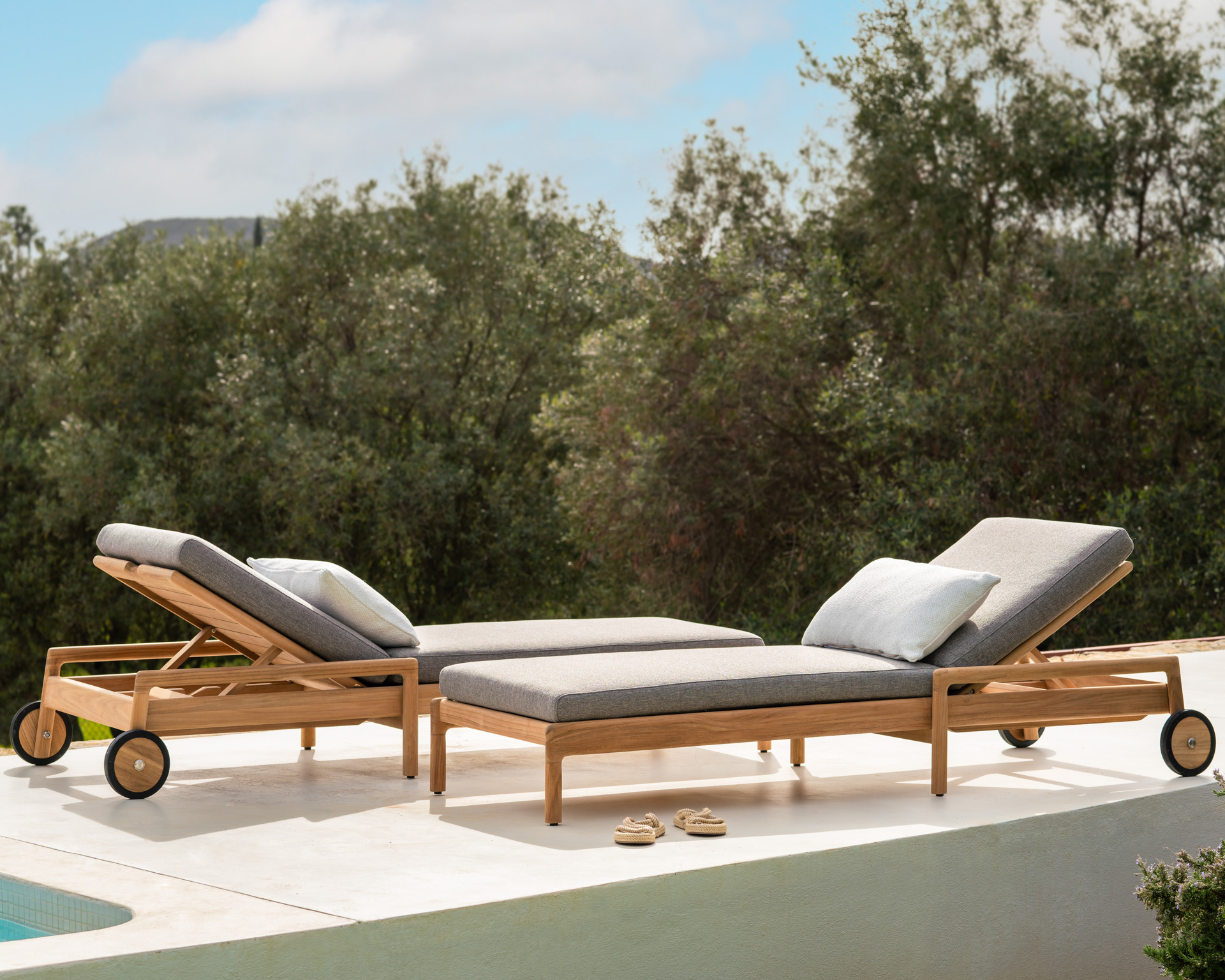 Ethnicraft Teak Jack Outdoor Lounger