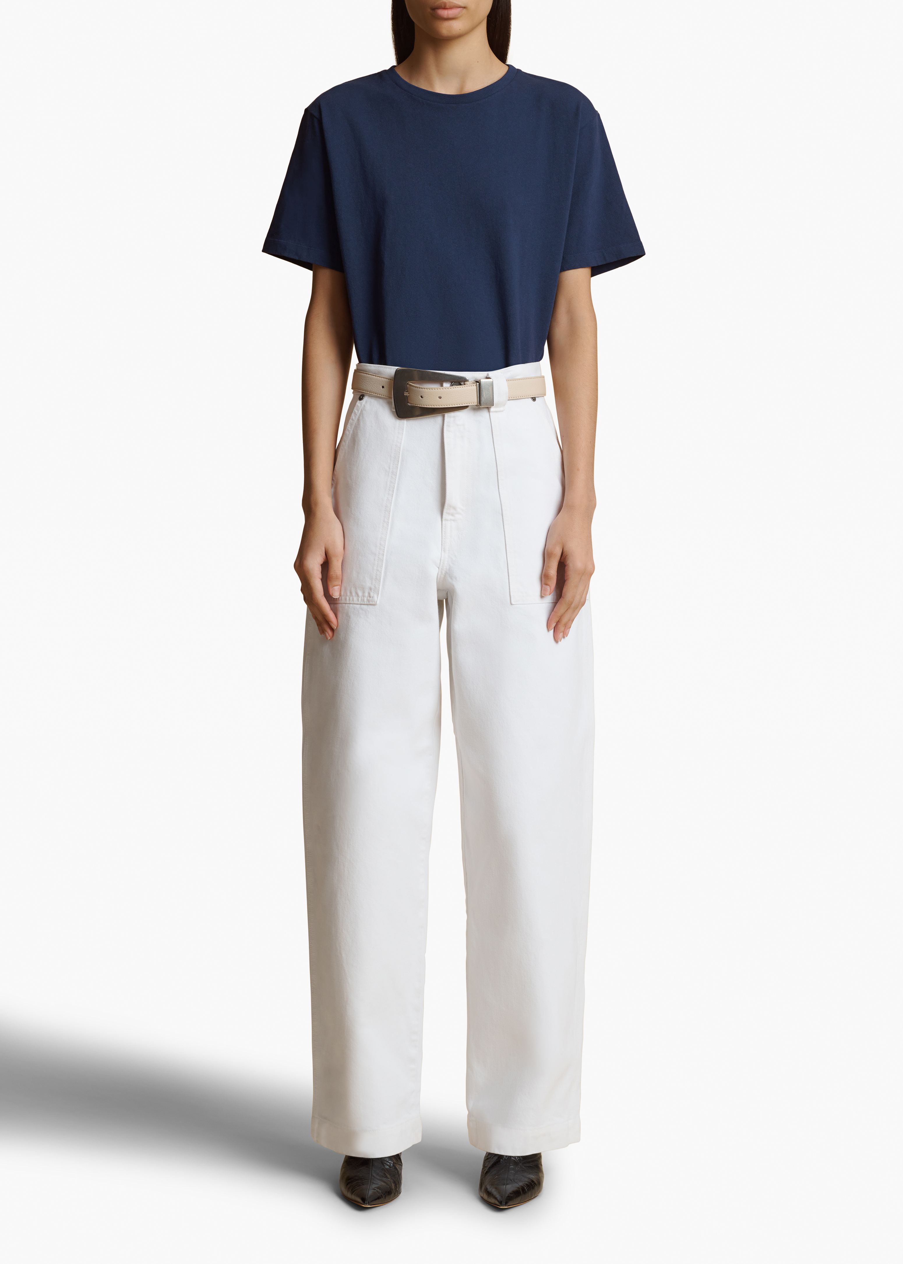 【関税込み】KHAITE ブルー The Hewitt ジーンズ Hewitt high-rise straight jeans in blue - Khaite | Mytheresa