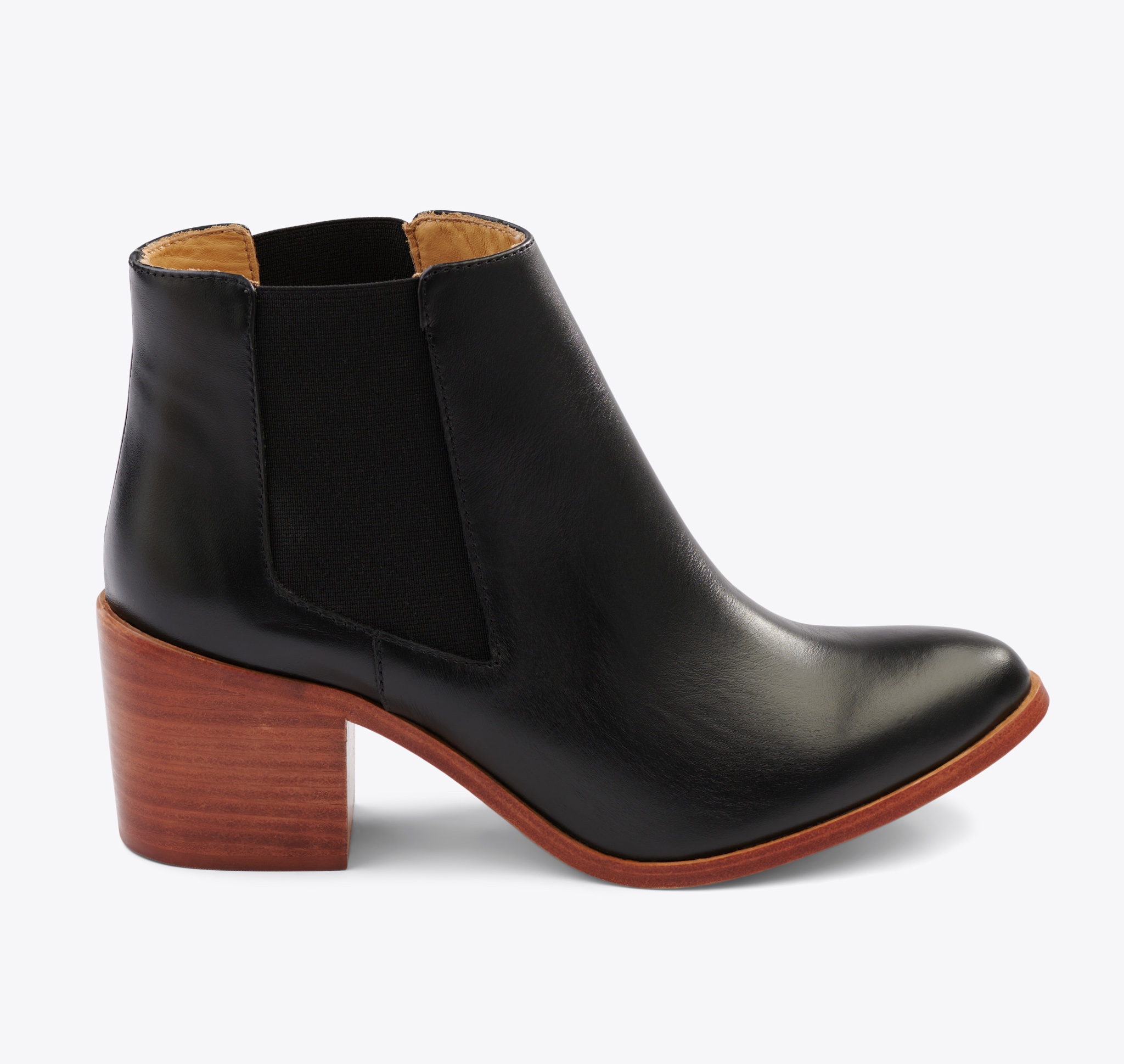 Nisolo Heeled Chelsea Boot Black - Every Nisolo product is built on the foundation of comfort, function, and design. 