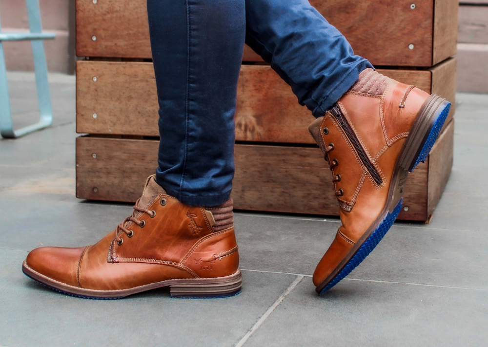 mens tan lace up boots