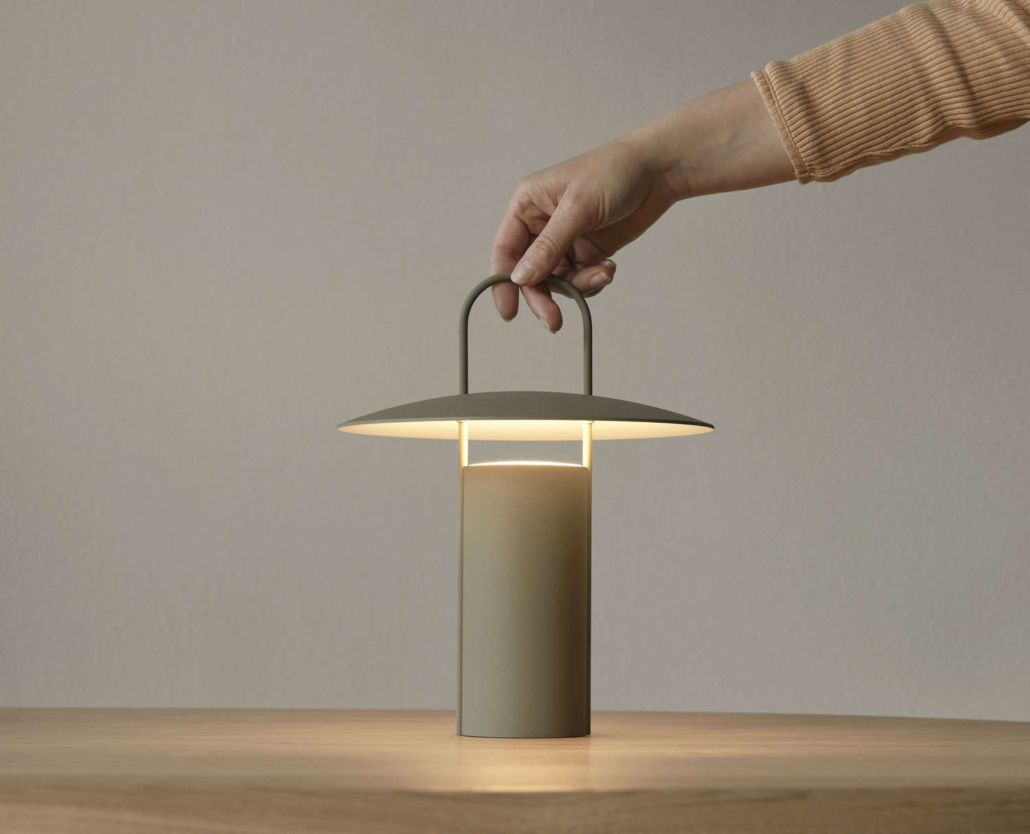 Ray Portable Table Lamp