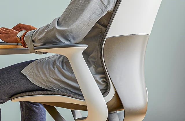 Steelcase SILQ Bürostuhl ergonomische Sitzfläche
