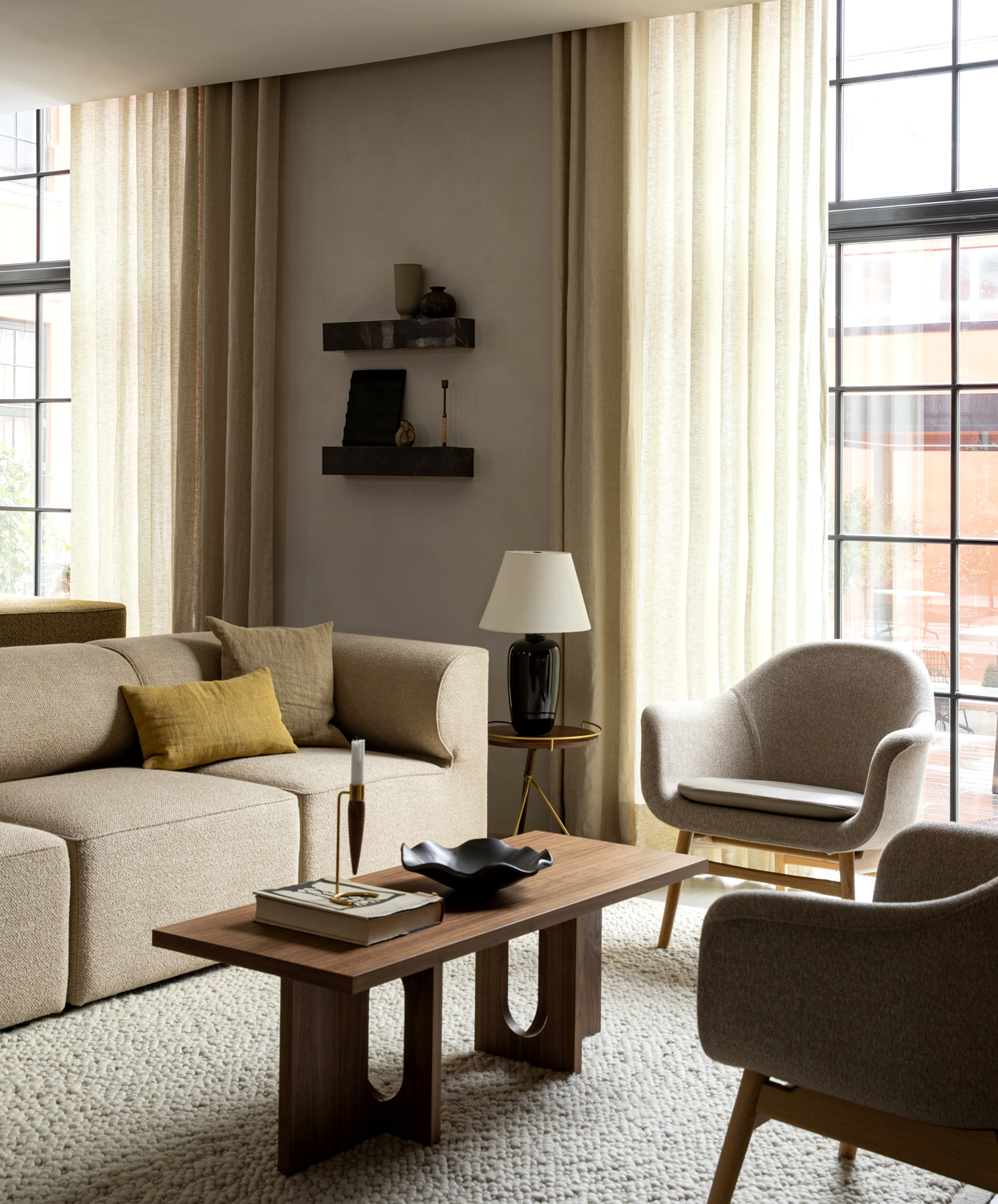 Androgyne Lounge Table
