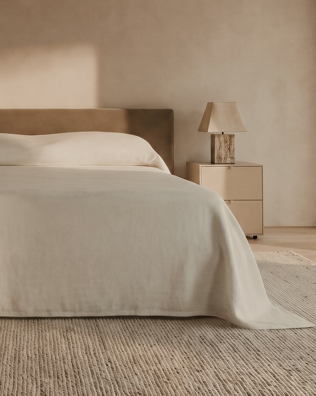 Leni Bedside Table