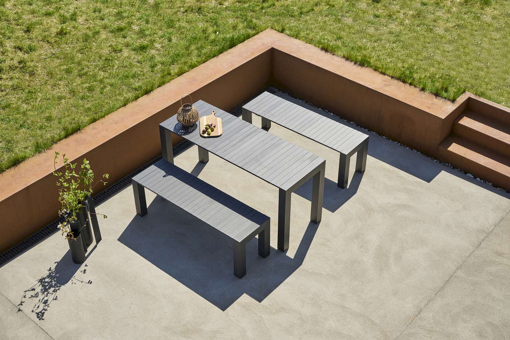 Mindo 111 Extendable Balcony Table