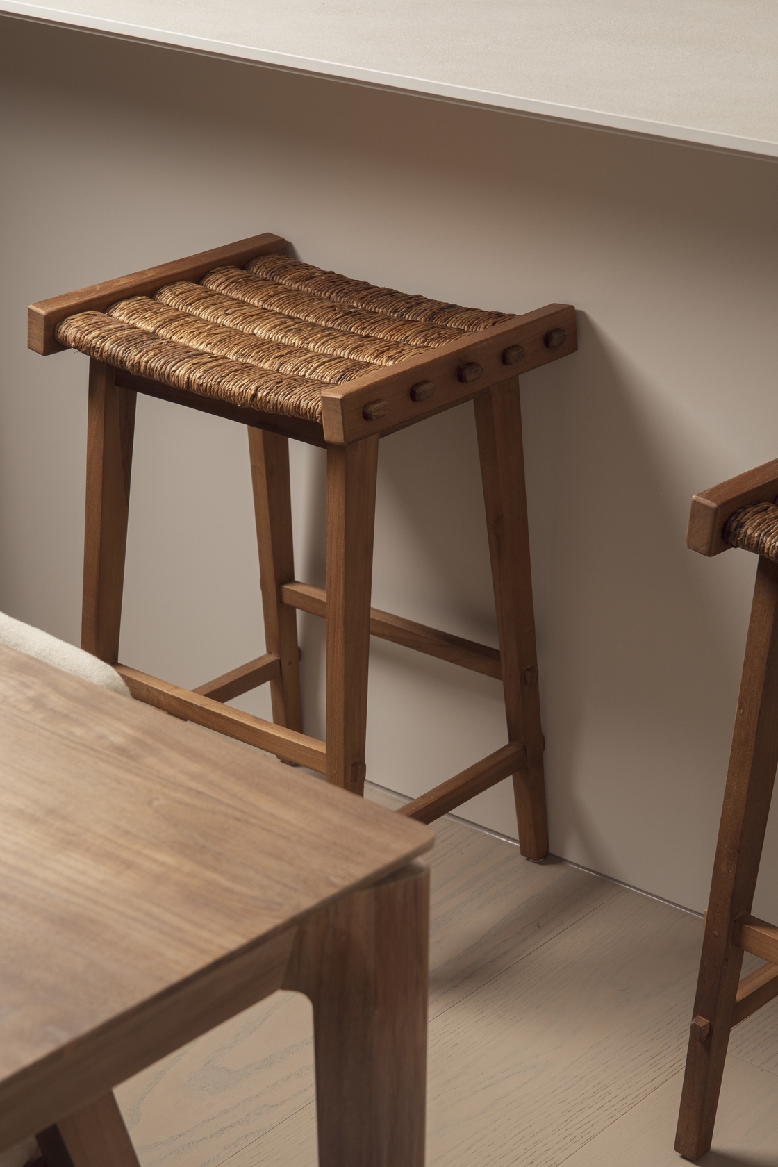 dBodhi Caterpillar Flores Kitchen Stool
