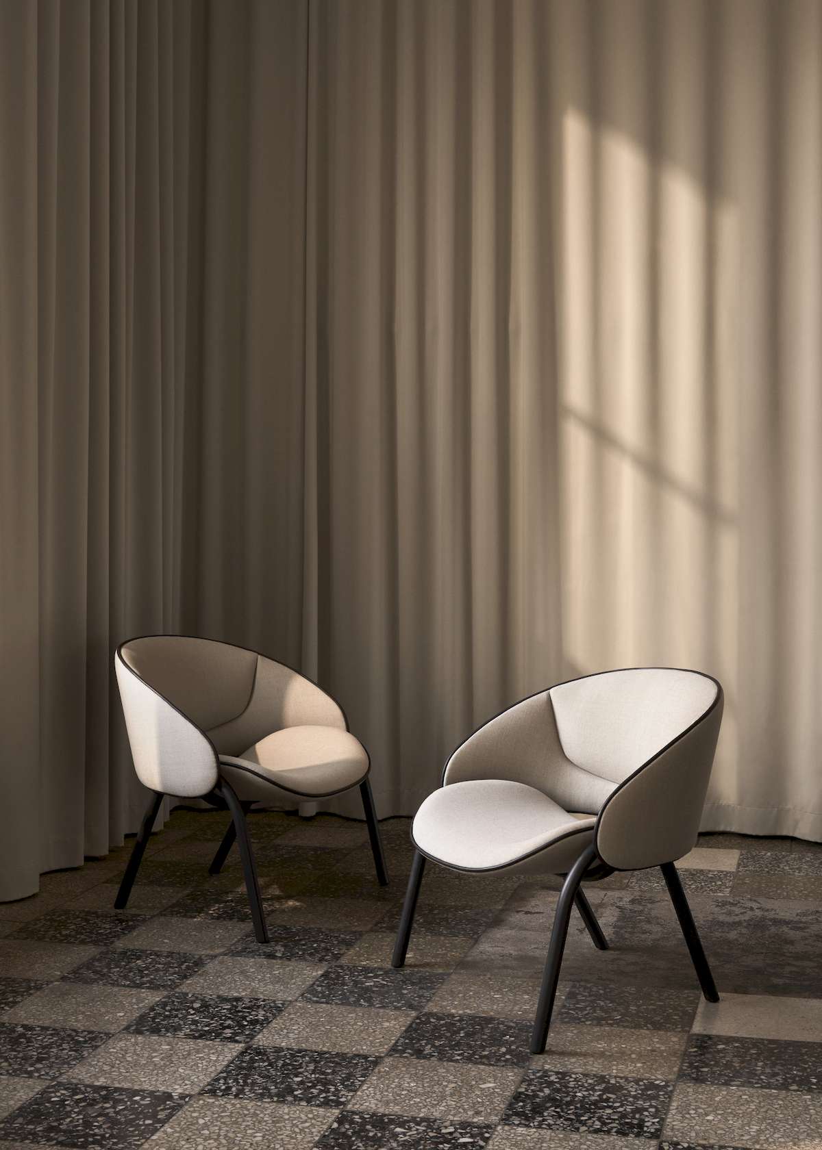 Folium Lounge Chair with Leather Piping