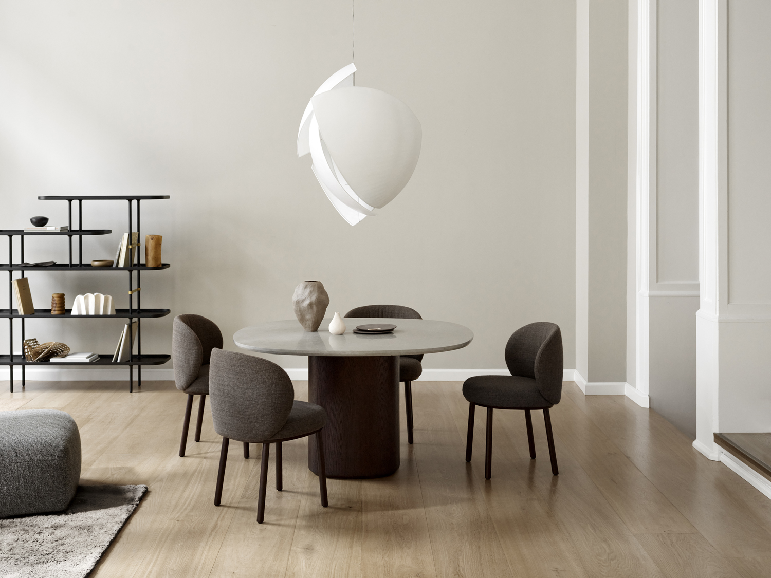 Ovata Dining Table