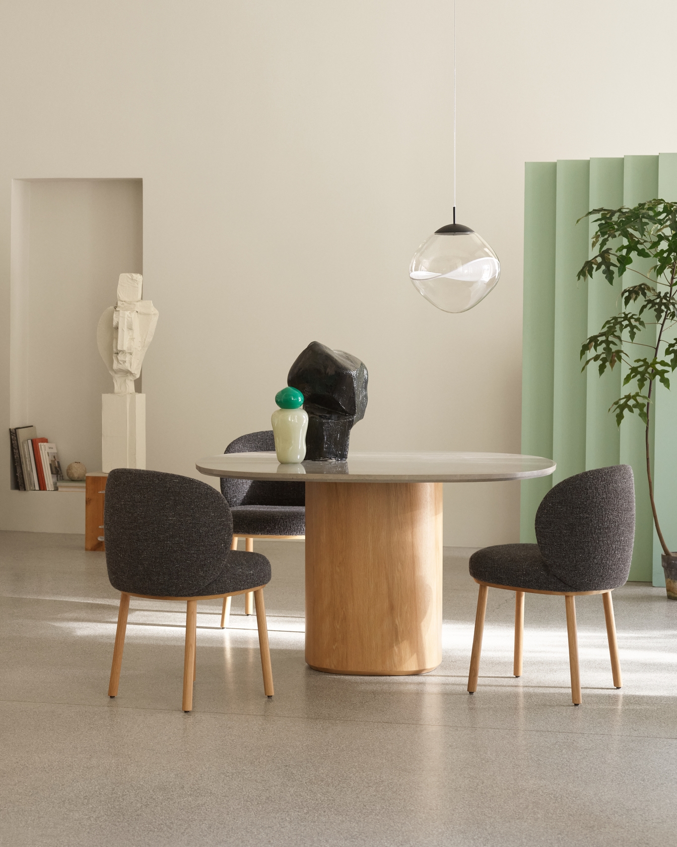 Ovata Dining Table