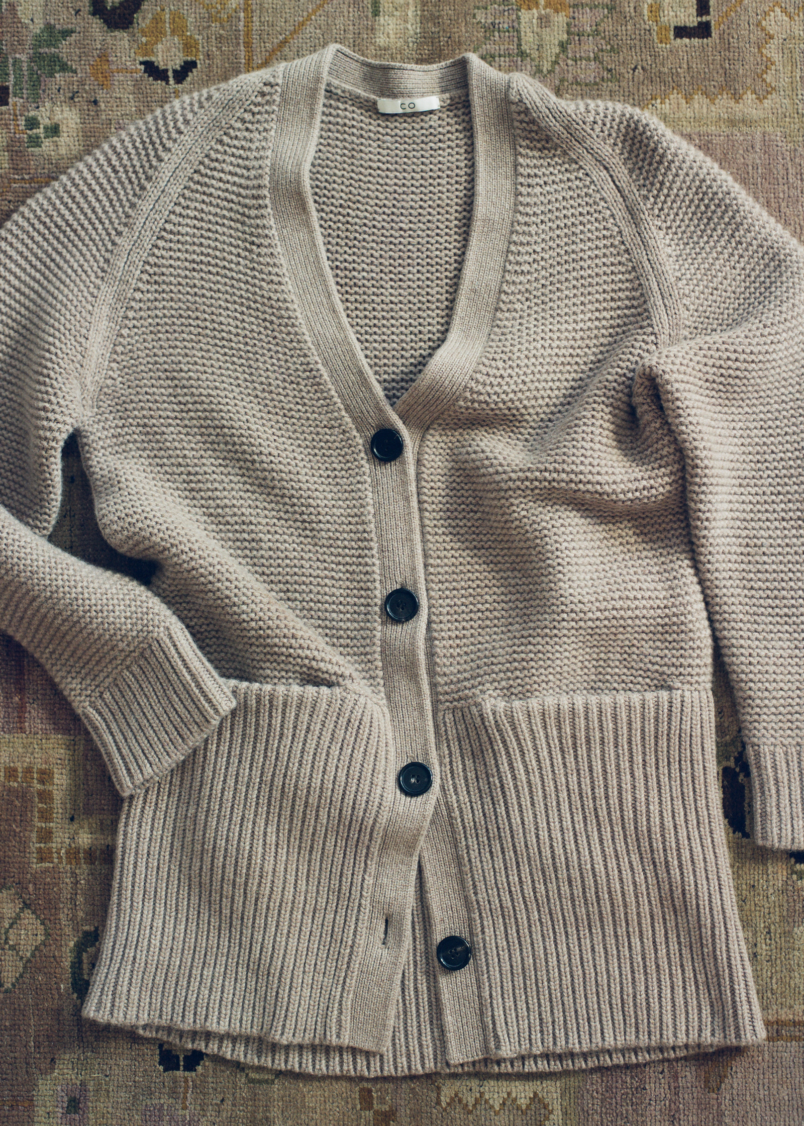 CO - Button Front Cardigan in Wool Cashmere - Taupe