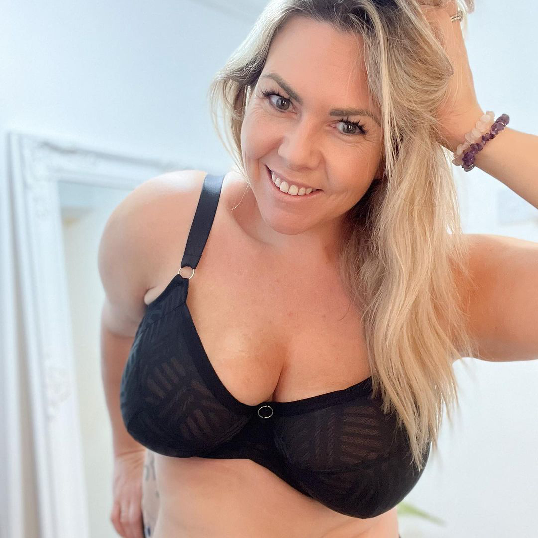 Good morning!🌞 Check out this bra try-on for fuller bust women like m