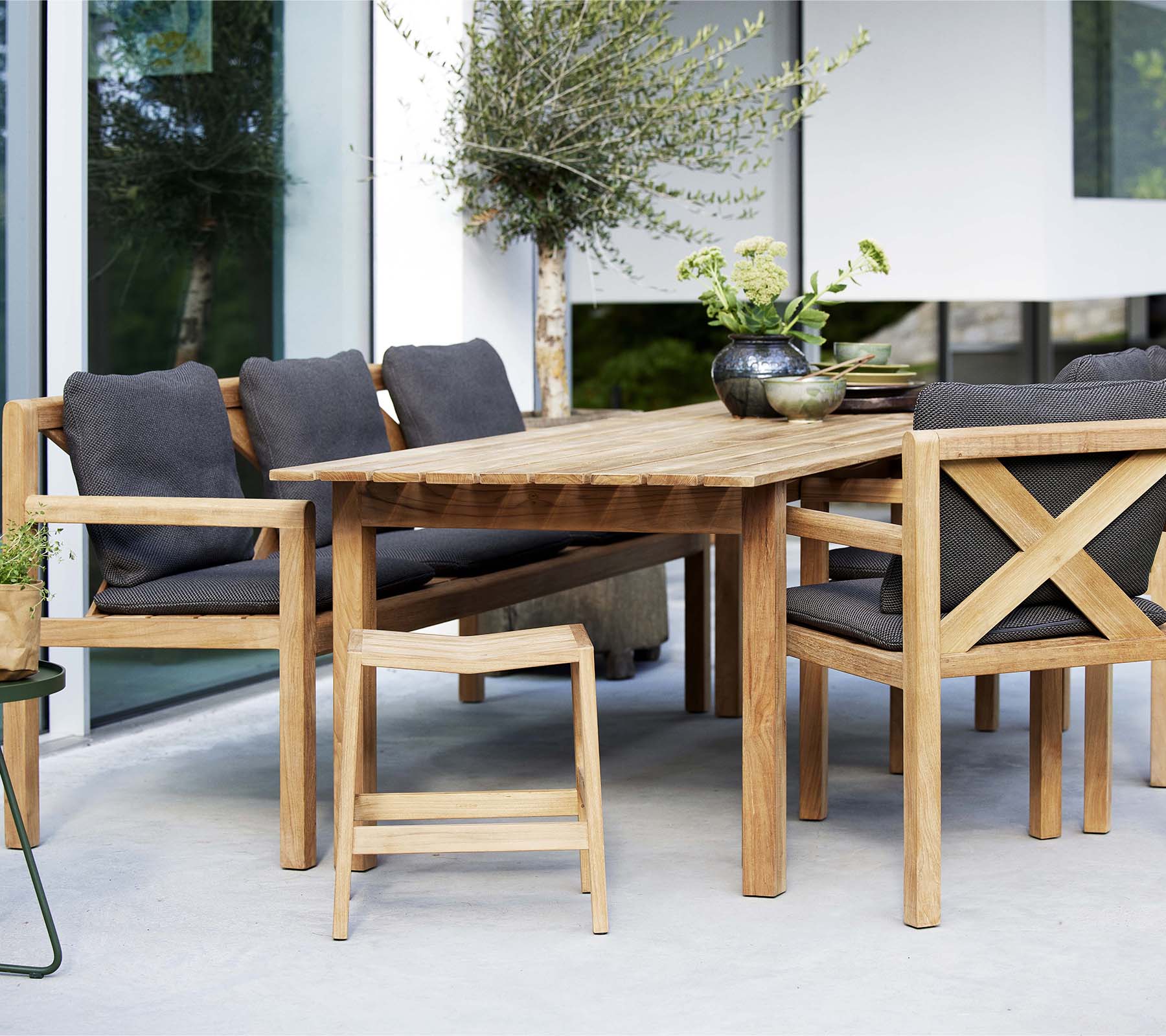 Grace Dining Table