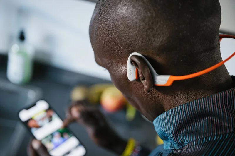 Shokz OpenRun Pro S810 藍牙耳機 (Eluid Kipchoge 限量版) Shokz OpenRun Pro S810 bluetooth earphones limited edition