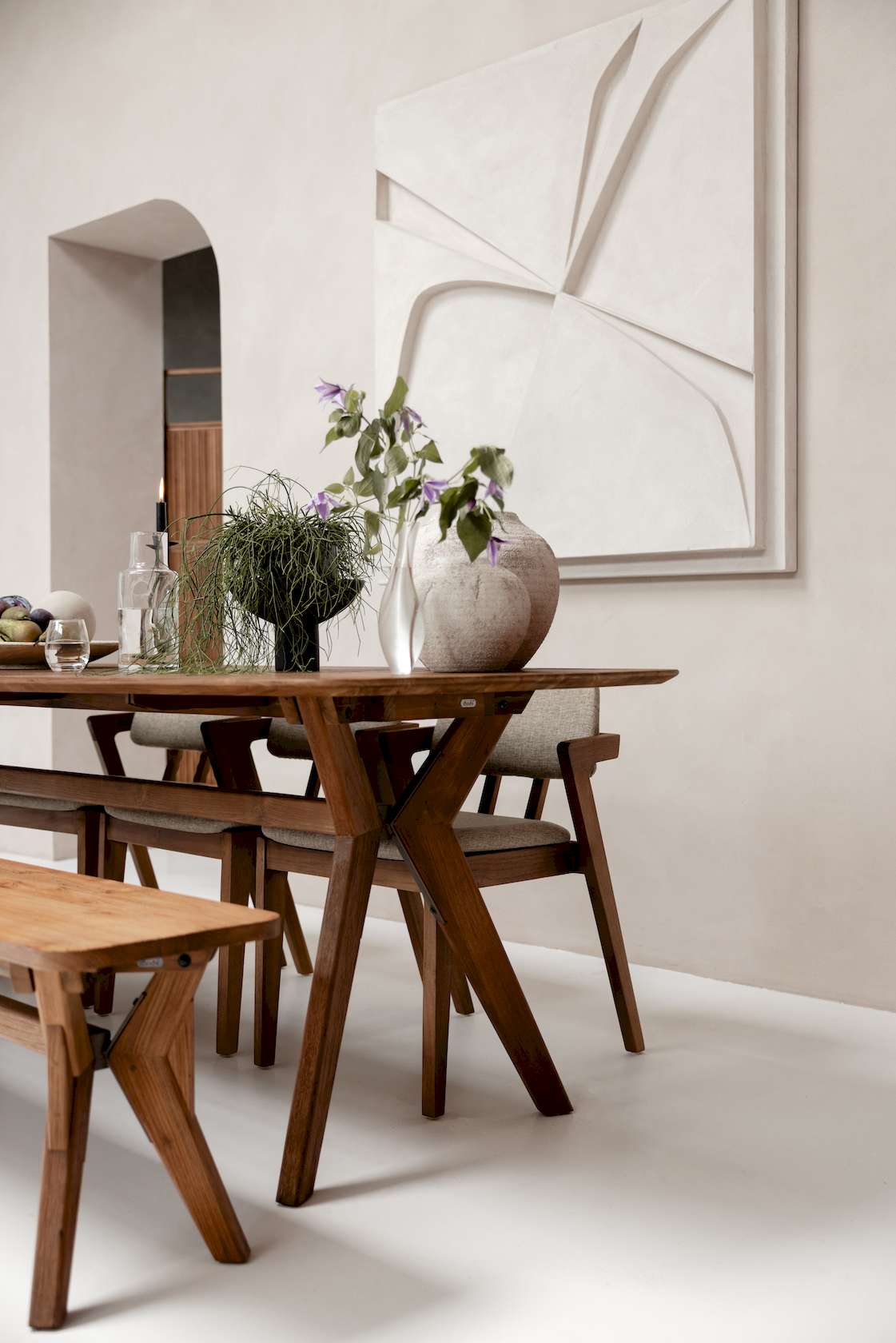 dBodhi Kupu-Kupu Ellipse Dining Table