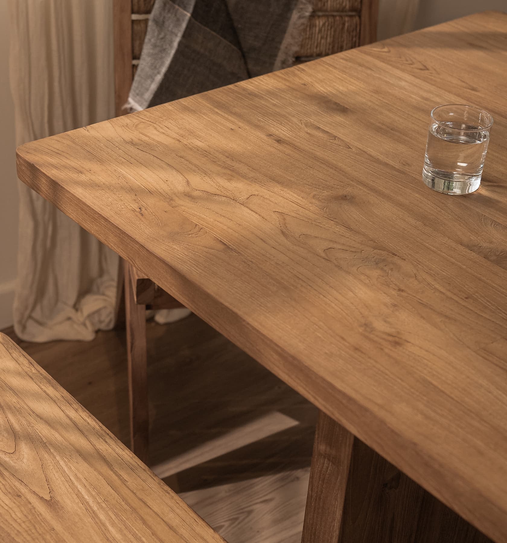 dBodhi Alpha Dining Table