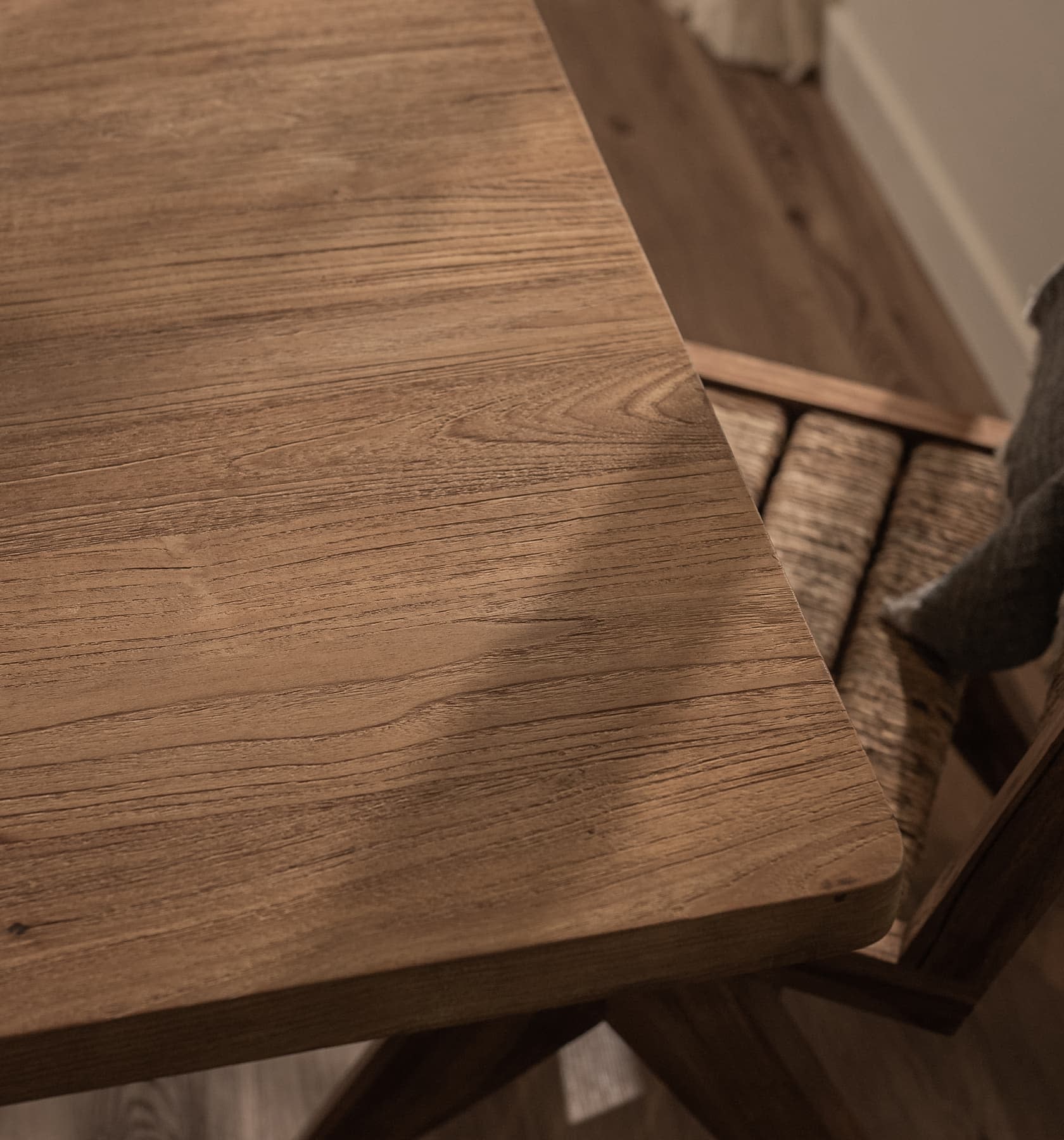 dBodhi Alpha Dining Table