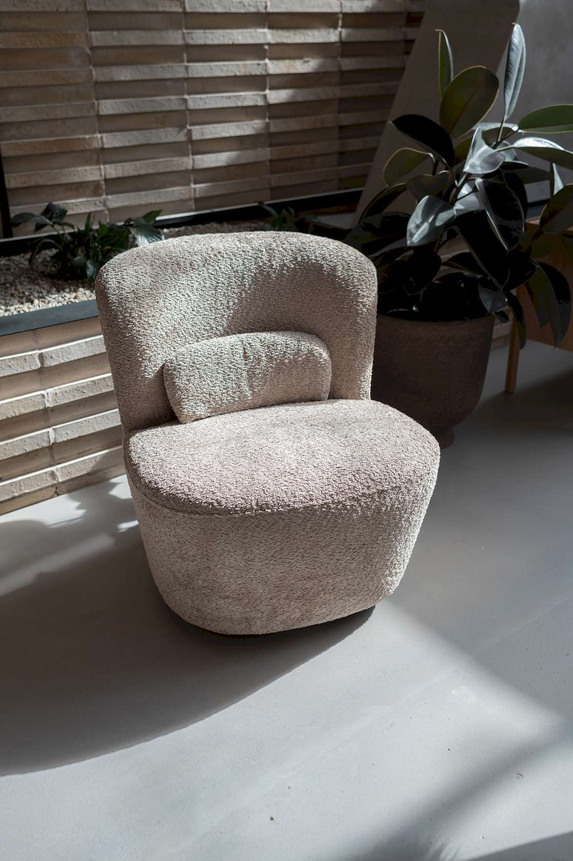 Loula Lounge Chair